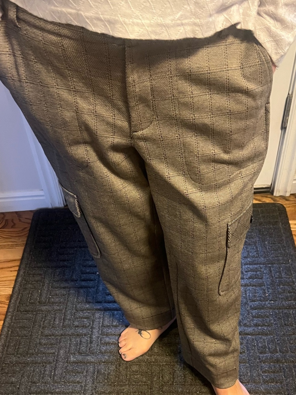 Liverpool Olive-Gray Plaid Cargo Pants